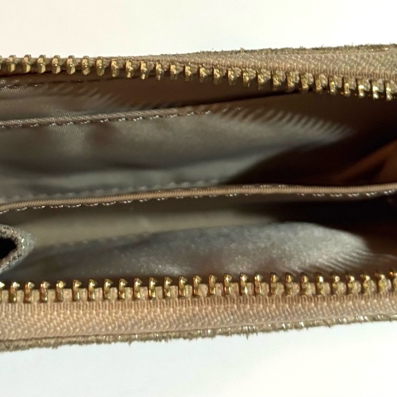 Tory Burch Gold Metallic lZippered Wallet - Picture 5 of 5